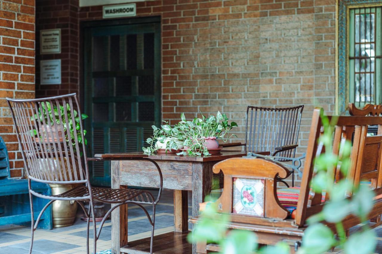 Bougainvilla Apartment Сурат Екстериор снимка