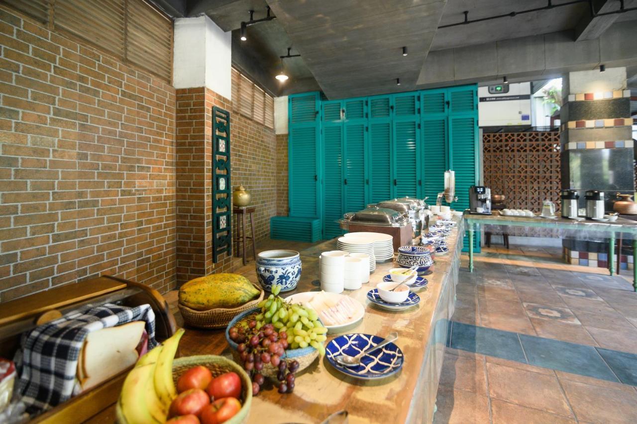 Bougainvilla Apartment Сурат Екстериор снимка