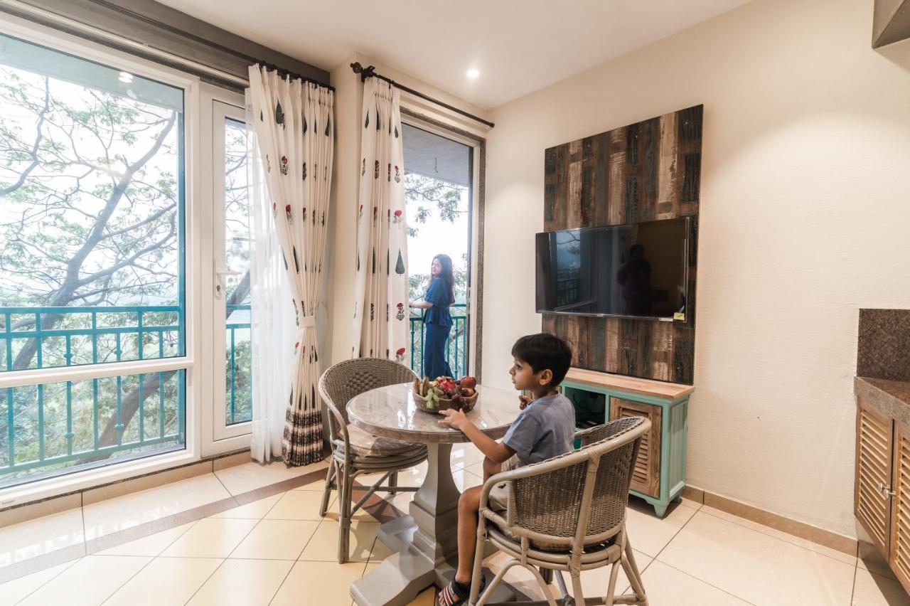 Bougainvilla Apartment Сурат Екстериор снимка