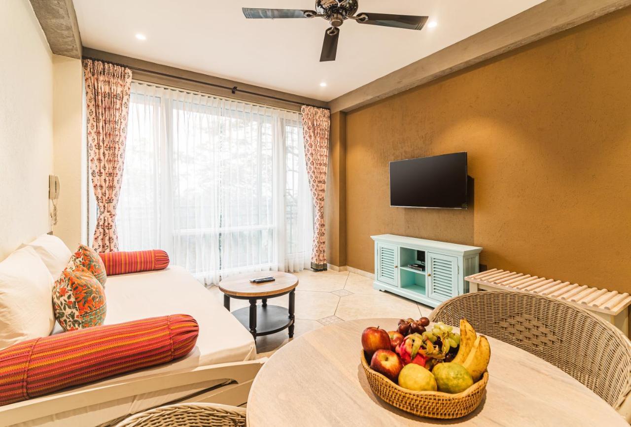 Bougainvilla Apartment Сурат Екстериор снимка