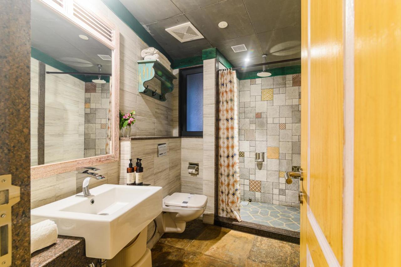 Bougainvilla Apartment Сурат Екстериор снимка