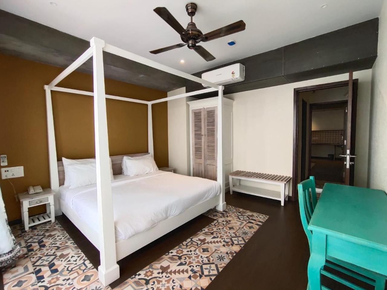 Bougainvilla Apartment Сурат Екстериор снимка