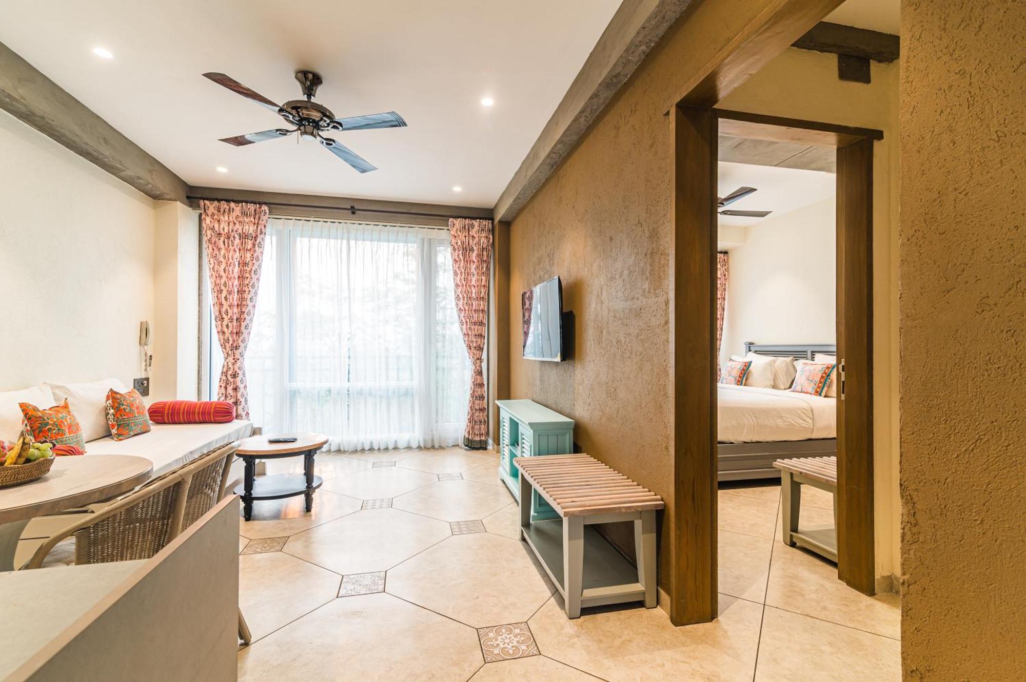 Bougainvilla Apartment Сурат Екстериор снимка